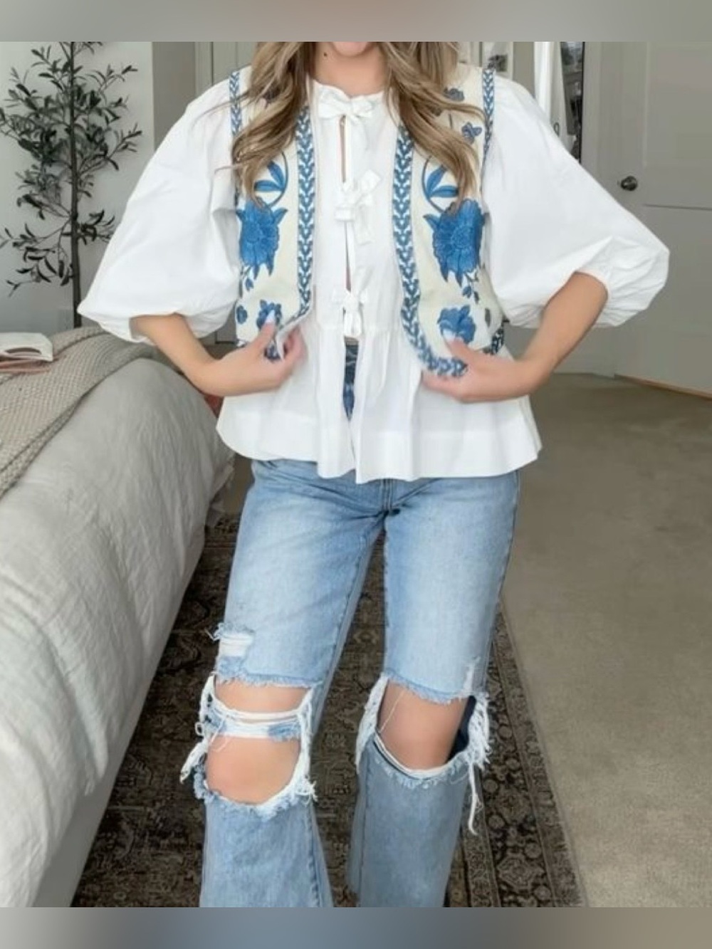 Zara embroidered floral cotton cream and blue vest xs